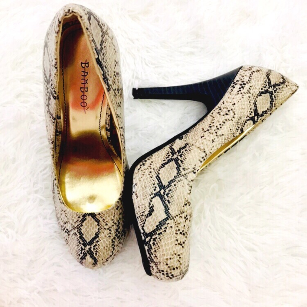 BAMBOO SNAKE SKIN FAUX LEATHER PUMP